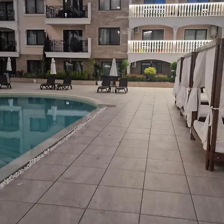 Luxury Penthouse At Valencia Gardens Μπουργκάς