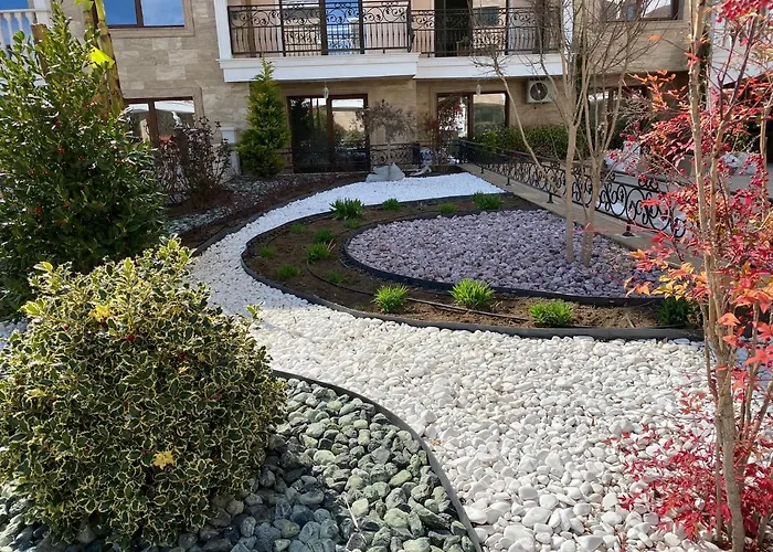 Luxury Penthouse At Valencia Gardens *