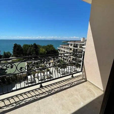Luxury Seaview Penthouse At Valencia Gardens * ブルガス