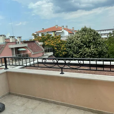 Luxury Seaview Penthouse At Valencia Gardens شقة