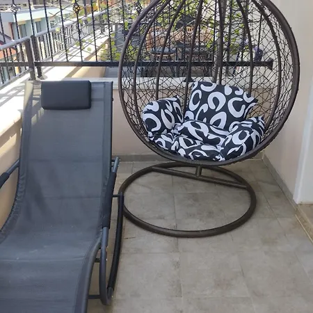 Luxury Seaview Penthouse At Valencia Gardens شقة
