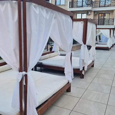 Luxury Penthouse At Valencia Gardens *