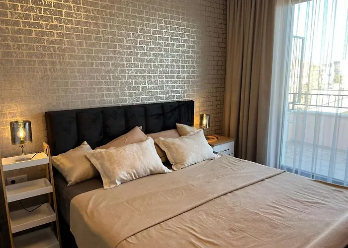 Luxury Penthouse At Valencia Gardens 아파트 *