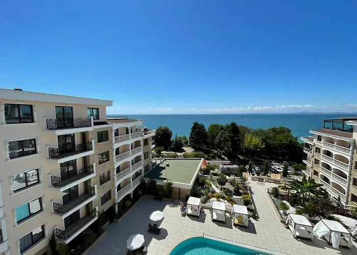 Luxury Penthouse At Valencia Gardens