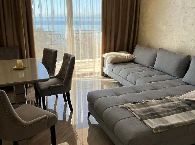 شقة Luxury Penthouse At Valencia Gardens